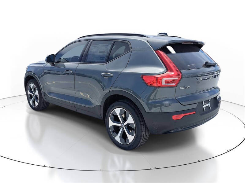 2026 Volvo XC40 B4 Core