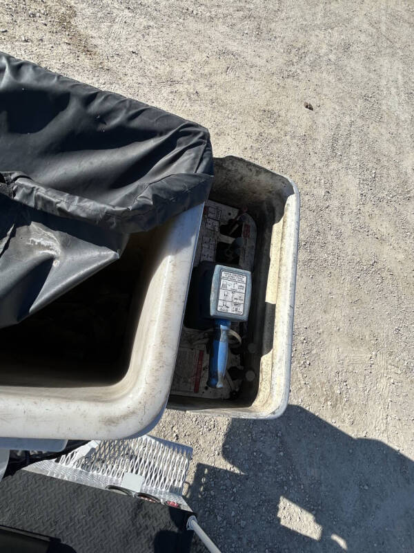 2016 RAM 5500 4WD W/Articulating Bucket