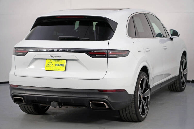 2023 Porsche Cayenne Platinum Edition