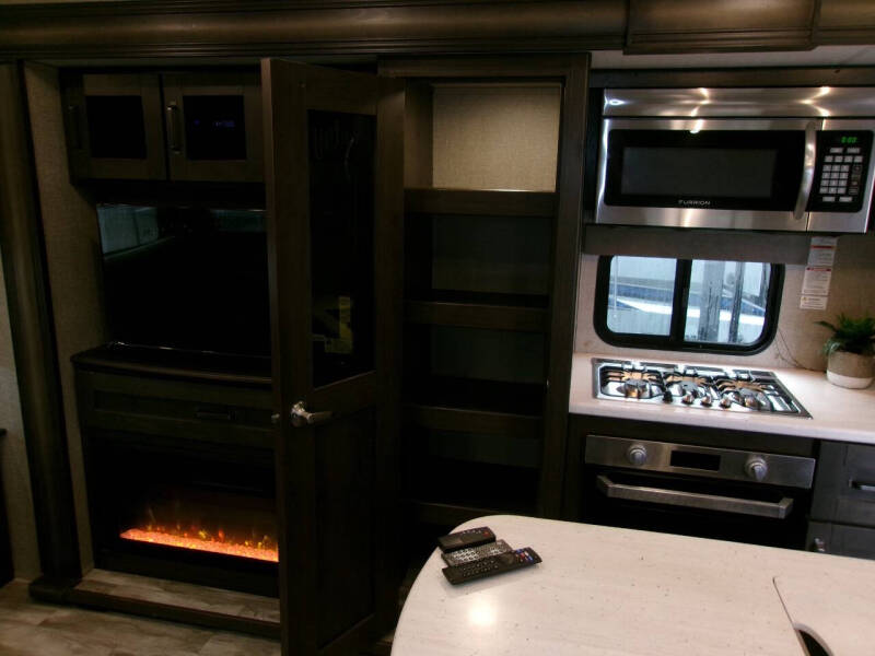 2021 Grand Design RV Reflection 303rls