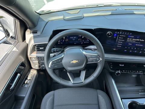 2025 Chevrolet Suburban LS