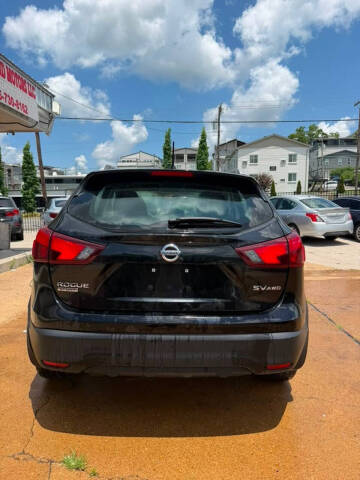 2017 Nissan Rogue Sport SV