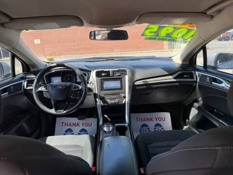 2017 Ford Fusion SE