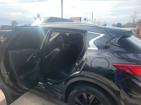 2017 Infiniti QX30 Luxury