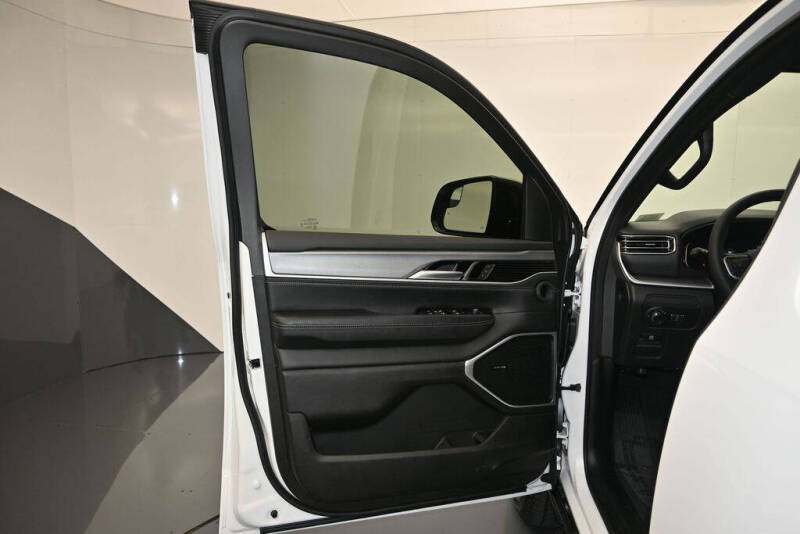 2026 Jeep Grand Wagoneer Upland