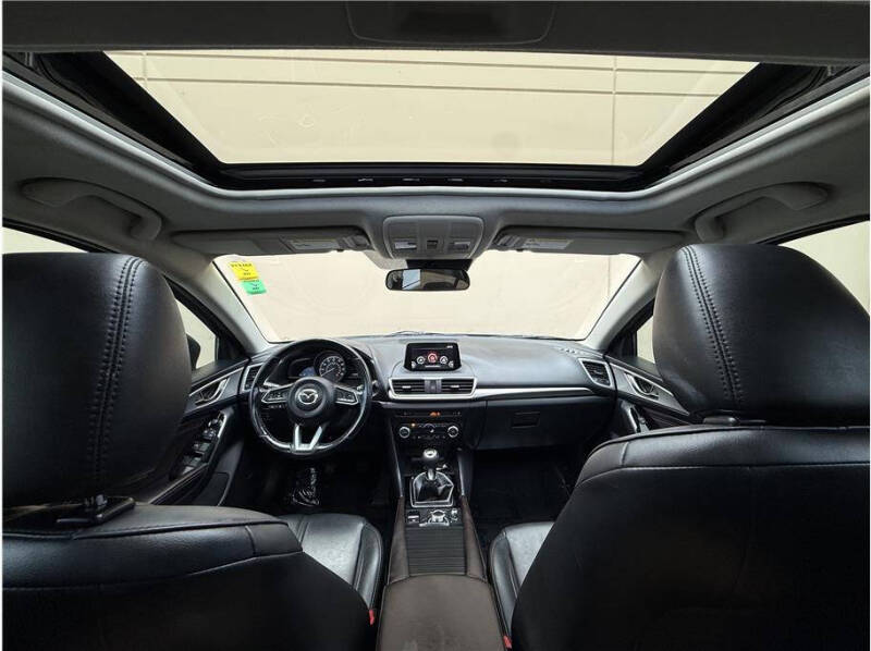 2018 Mazda MAZDA3 Touring