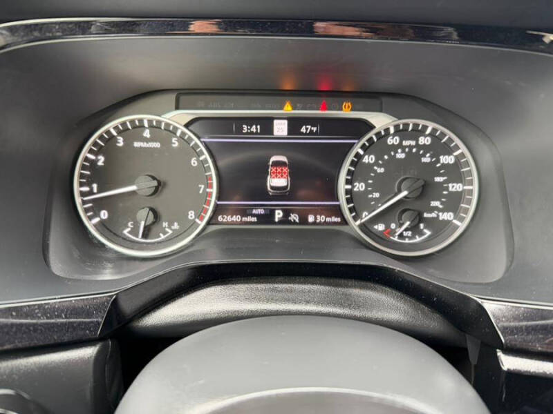 2022 Nissan Pathfinder SL