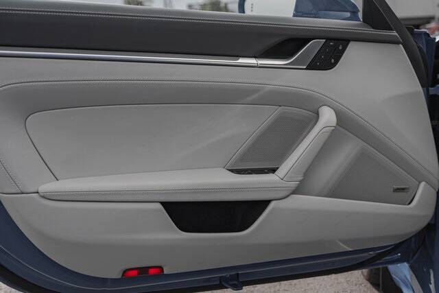 2025 Porsche 911 Carrera