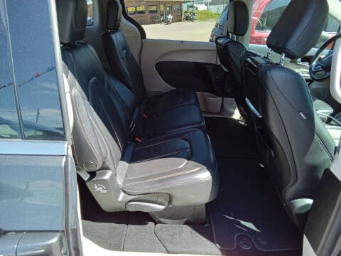 2017 Chrysler Pacifica Touring-L Plus
