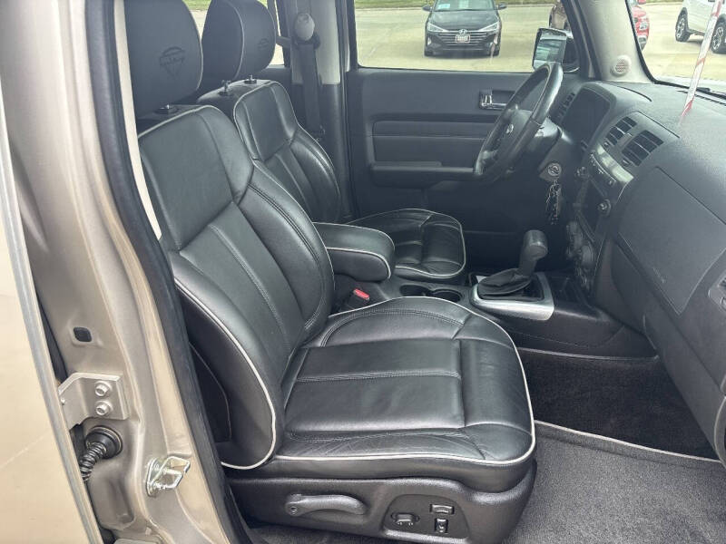 2009 HUMMER H3 Alpha