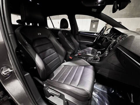 2017 Volkswagen Golf R 4Motion