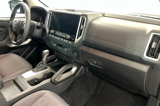 2025 Nissan Frontier SV