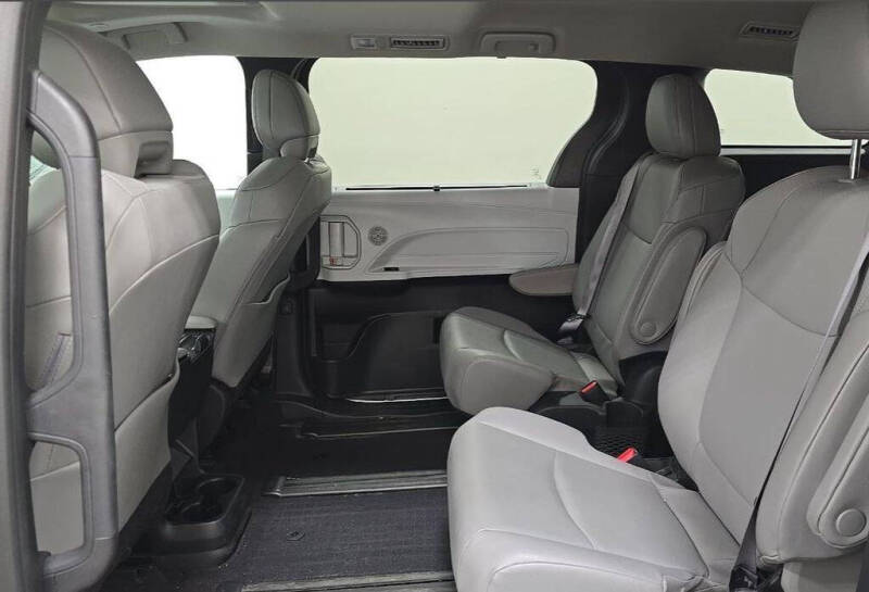 2025 Toyota Sienna XLE 7-Passenger