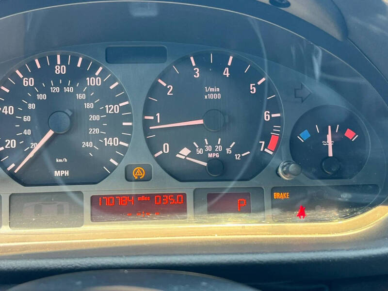 2004 BMW 3 Series 325i