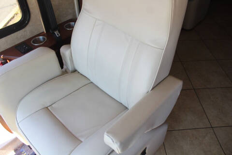 2014 Winnebago Forza 38R 340hp Cummins Diesel