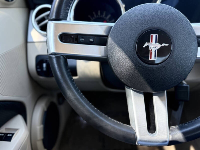 2007 Ford Mustang GT Deluxe