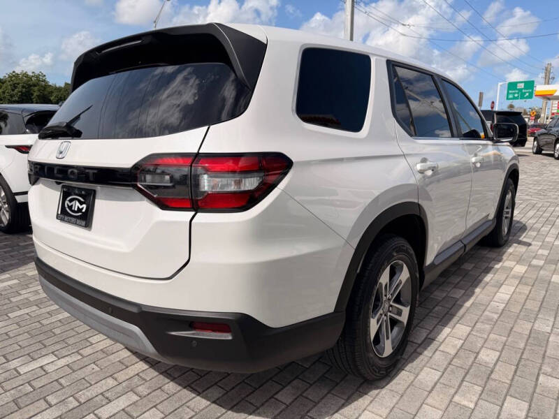 2024 Honda Pilot EX-L w/Rear Captain's Chairs