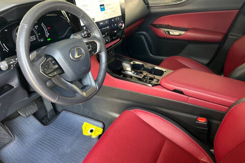 2025 Lexus NX 350h Premium