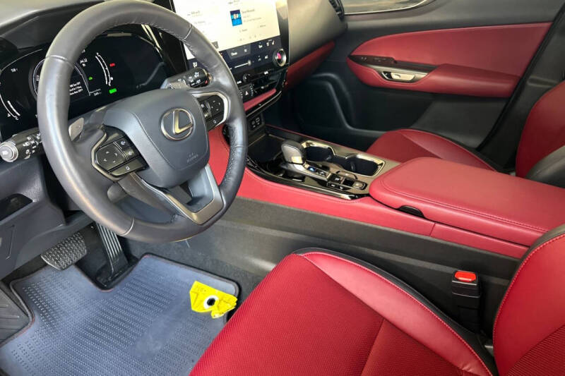 2025 Lexus NX 350h Premium