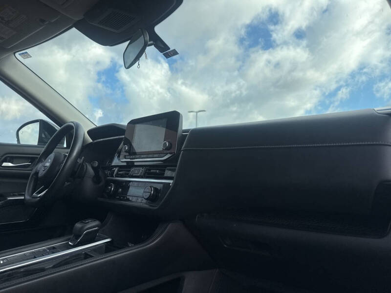 2022 Nissan Pathfinder S