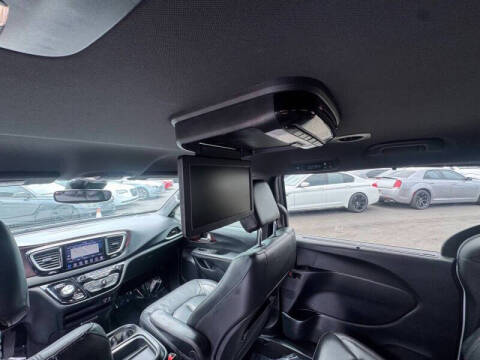 2020 Chrysler Pacifica Touring L