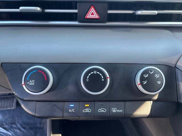 2024 Hyundai Elantra SE