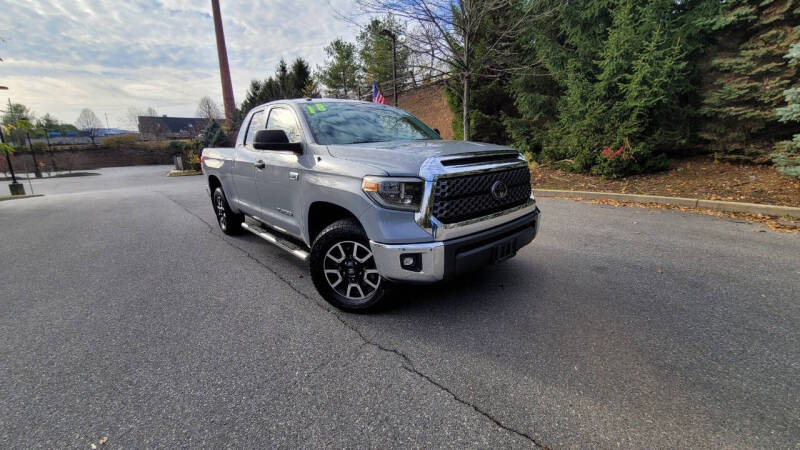 2018 Toyota Tundra SR5's photo