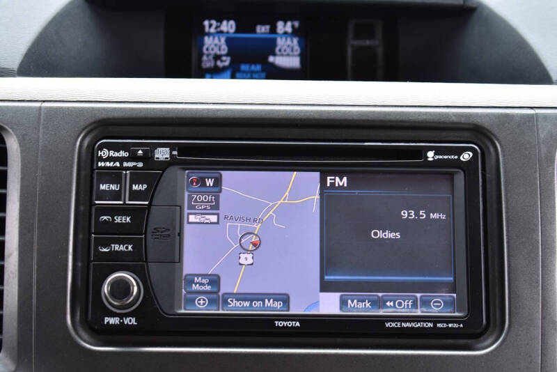2014 Toyota Sienna XLE 7-Passenger Auto Access Seat