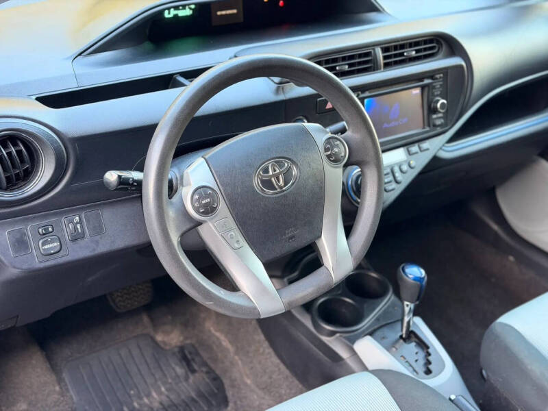 2013 Toyota Prius c