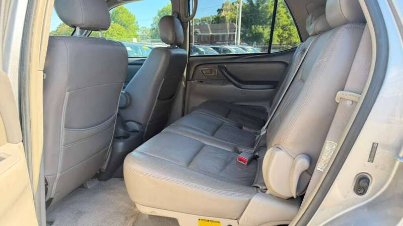 2005 Toyota Sequoia SR5