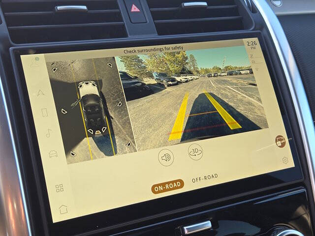 2026 Land Rover Discovery P300 Dynamic SE