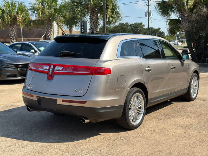 2018 Lincoln MKT Reserve
