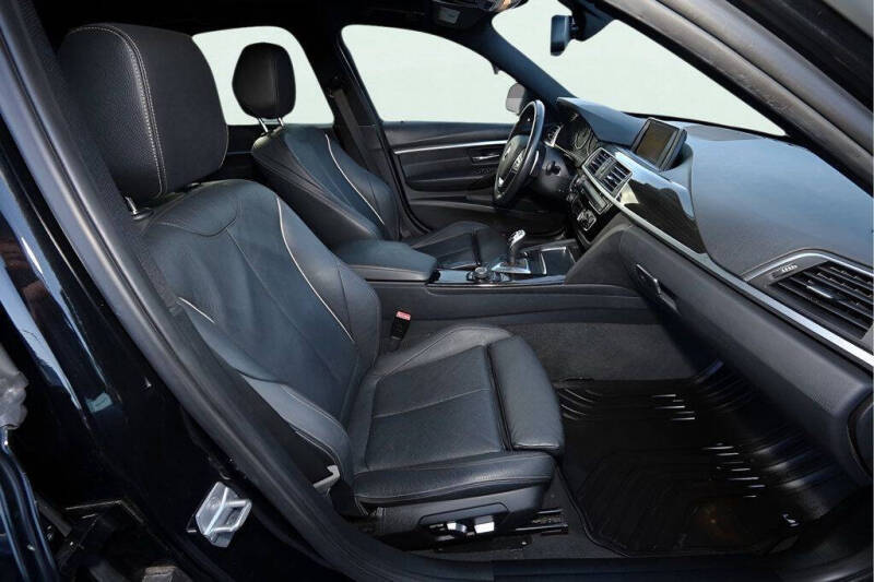 2017 BMW 3 Series 330i