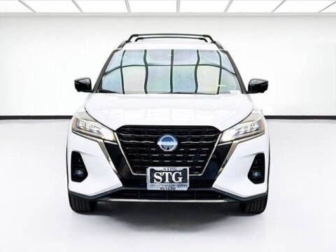 2022 Nissan Kicks SR