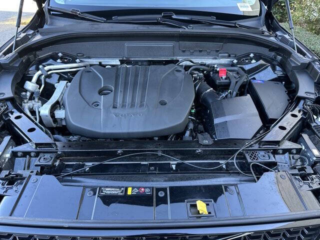 2025 Volvo XC60 B5 Plus Dark Theme