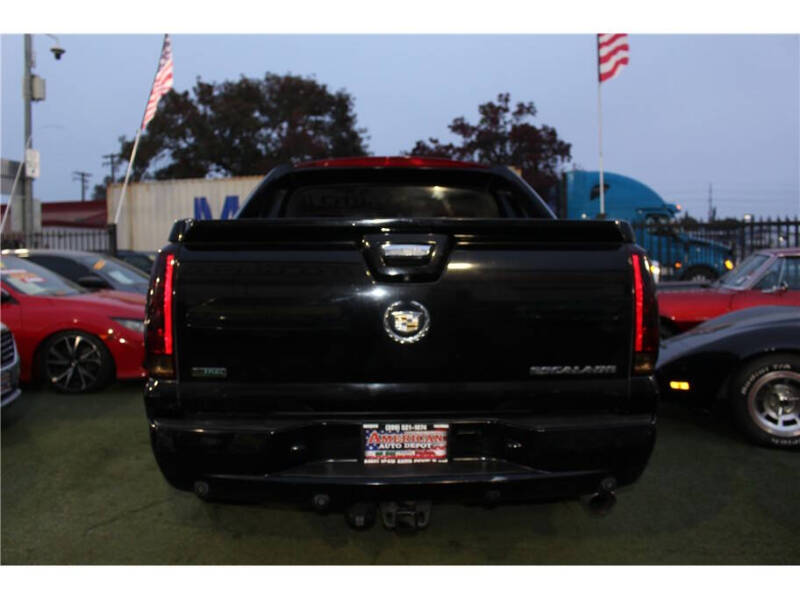 2011 Cadillac Escalade EXT Premium