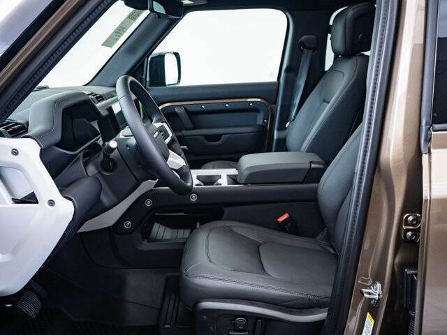 2025 Land Rover Defender 110 P500 X-Dynamic SE