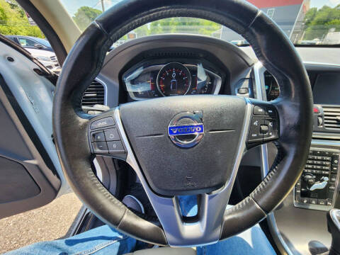2016 Volvo XC60 T6 Drive-E