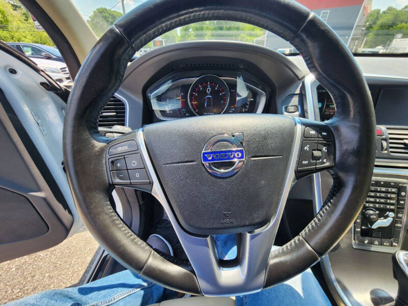 2016 Volvo XC60 T6 Drive-E