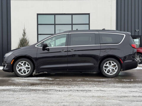 2018 Chrysler Pacifica Touring Plus