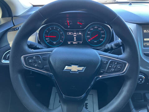 2017 Chevrolet Cruze LT Auto