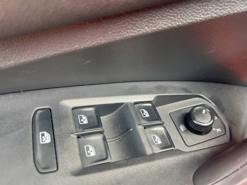 2019 Volkswagen Jetta SEL Premium