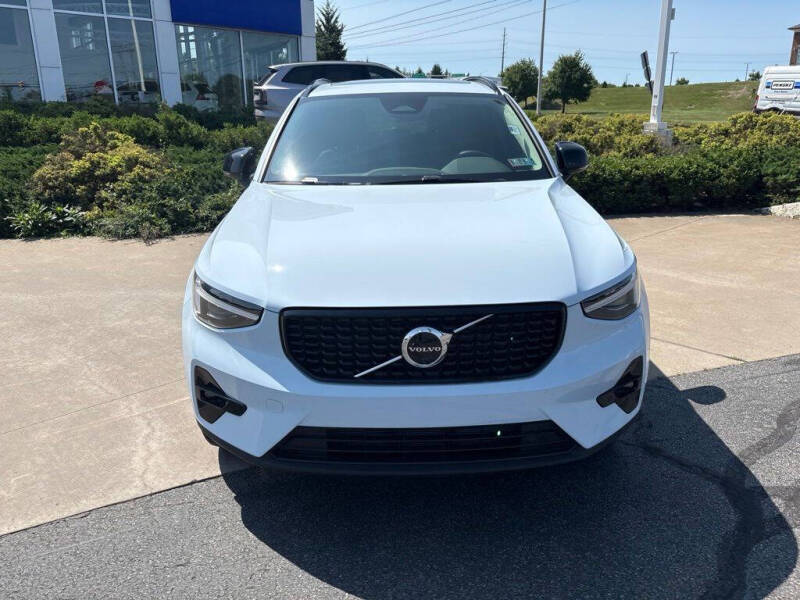 2026 Volvo XC40 B5 Plus