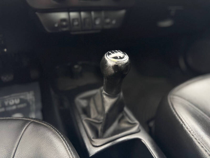 2009 Volkswagen New Beetle Base PZEV