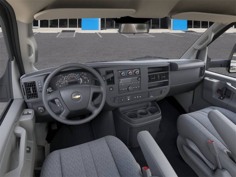 2025 Chevrolet Express 3500