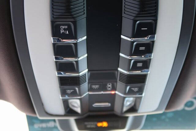 2015 Porsche Macan S