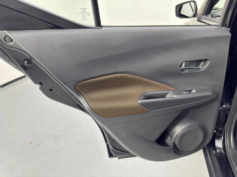 2022 Nissan Kicks SR