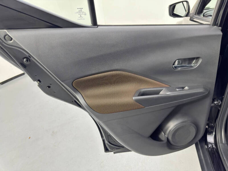 2022 Nissan Kicks SR