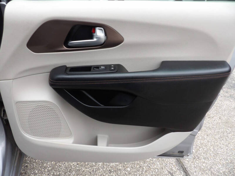 2018 Chrysler Pacifica Touring L