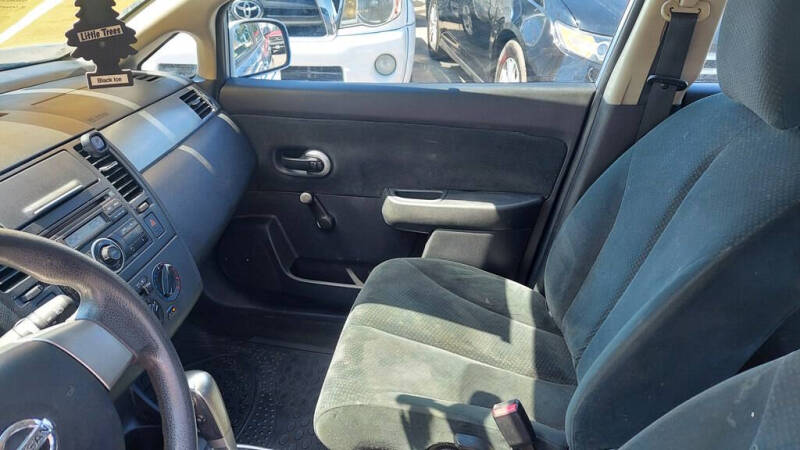 2011 Nissan Versa 1.8 S